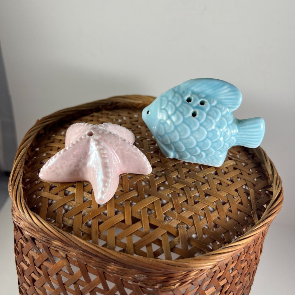 Ceramic Starfish & Fish Salt And Pepper Shakers Coastal Themed Home Decor